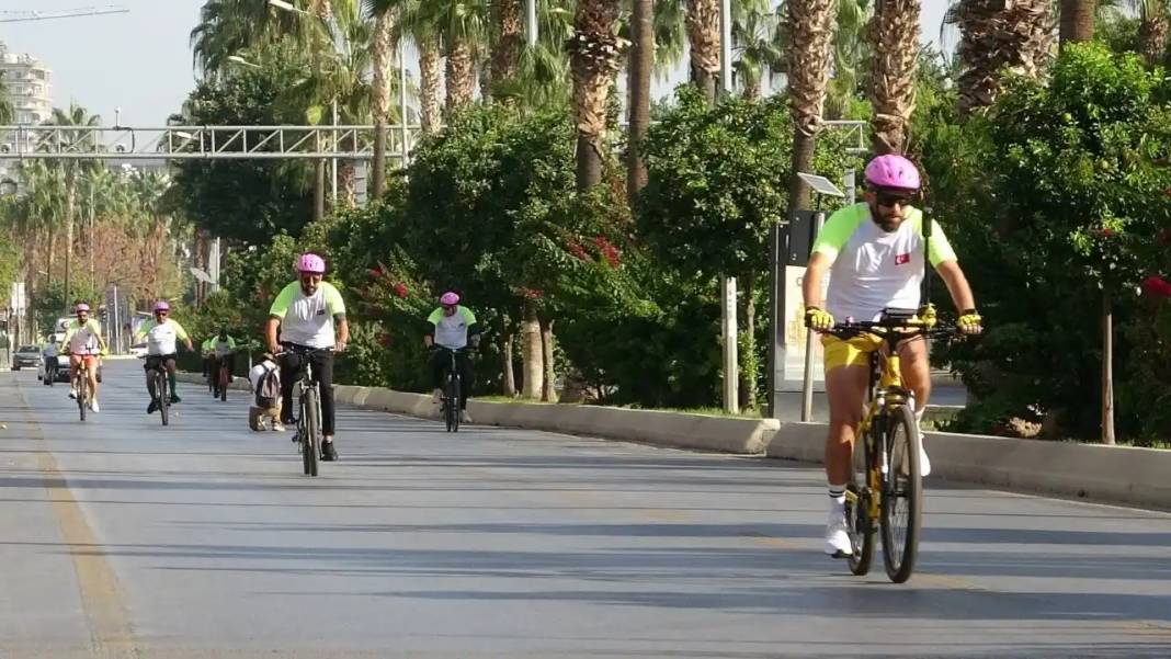 Mersin’de Yüzlerce Kişi Pedal Çevirdi! 1